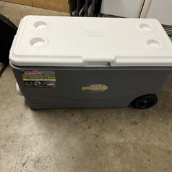 Coleman Ice Chest Used Once Like New