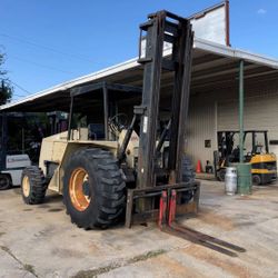 2005 INGERSOLL RAND FORKLIFT