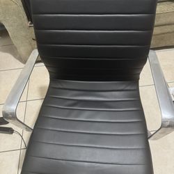 six Month Old Computer Chair In Perfect Condition. I Have Another One.