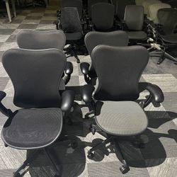 Herman Miller Mirra1 