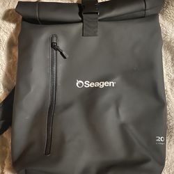 Hiking/ Camping/ Outdoors-Seagen 20L Hiking/waterproof backpack (NEW)