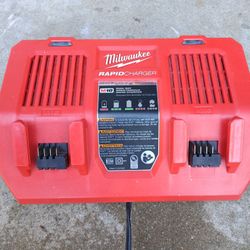 Milwaukee 18v Double Rapid Charger