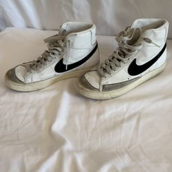 Women’s Nike Blazer 77 Vintage Mid White Black, Size 8