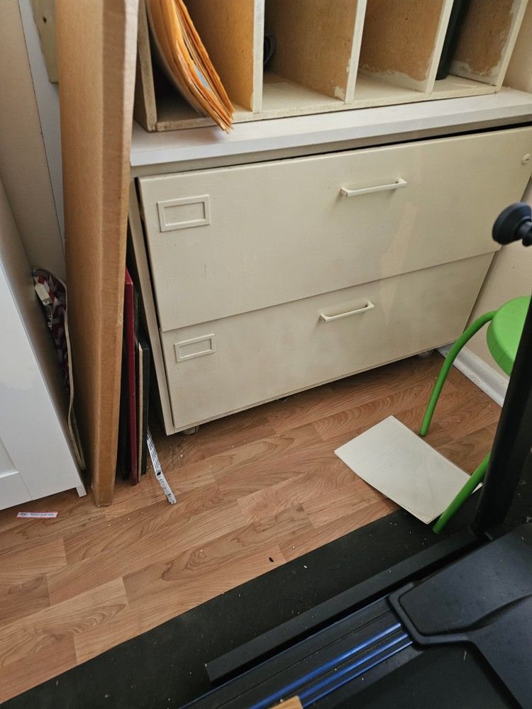 Lateral File Cabinet W Pentaflex
