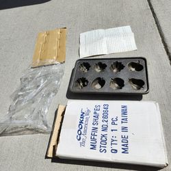 muffin shape mold
cast iron
various fruit shape
11.5x7x1.5H"
$15