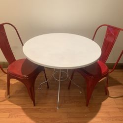 Classic Set Metal 1 Table 36 Dia 2 Chairs.