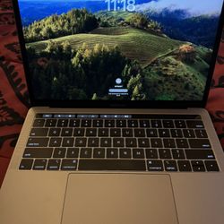 MacBook Pro 2019 (13-inch) w/ “Touch Bar” and Original Box Included 