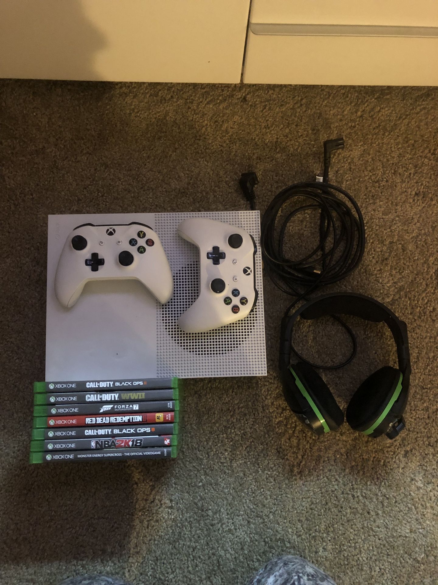 Xbox One 500gb with games