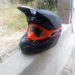 Fox V1 Helmet And Goggles 