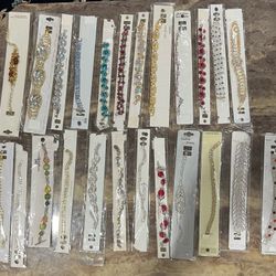 necklaces and braceletes 