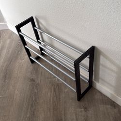 Expandable shoe rack