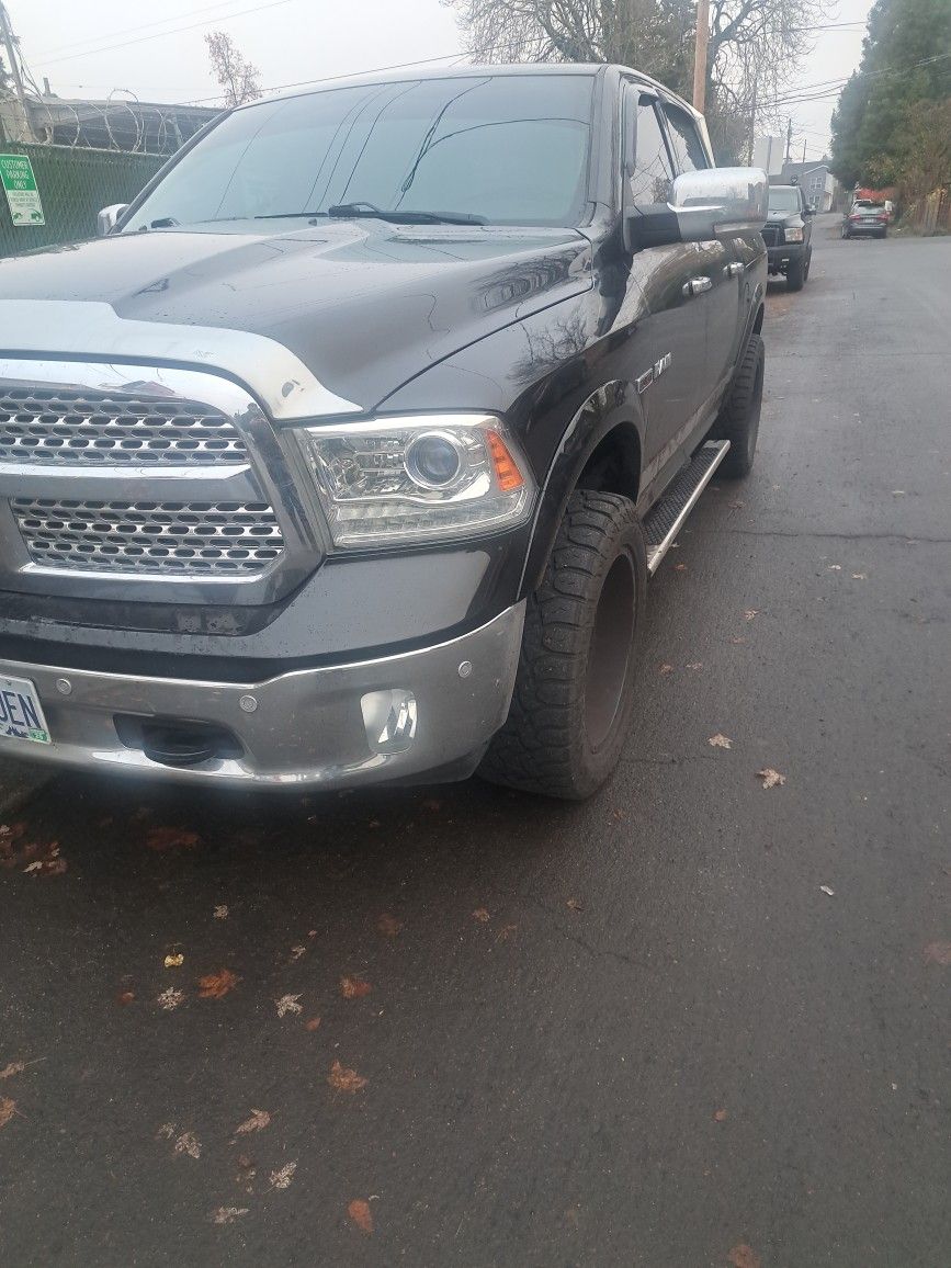 2018 Ram Laramie 1500 EcoDiesel 4x4