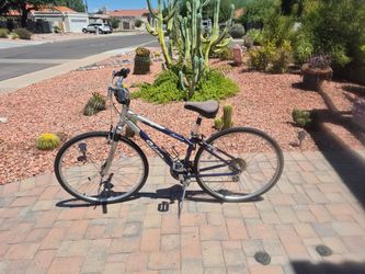 Giant Cypress 26 inch  Hybrid Comfort Bike