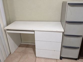 White Computer Desk with 3 Drawers & Keyboard Tray