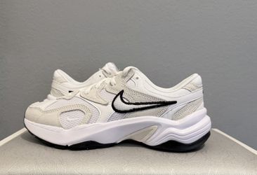 Nike AL8   Women's Size 7.5