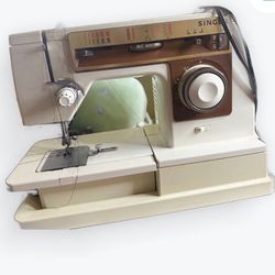 sewing machine 