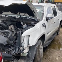 2008 Chevy Avalanche parts Parts