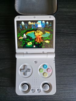 Miyoo Flip - Handheld Retro Emulator