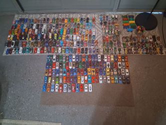 Massive "Hot Wheels " collection