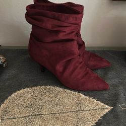 New! Women’s Kitten Heel Boots Size 7