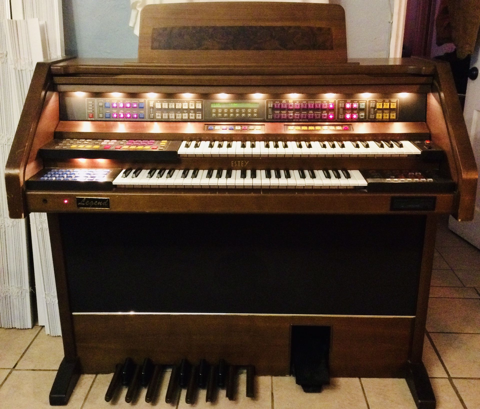 ESTEY ORGAN: Legend Millennium Edition