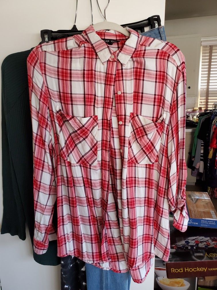 Ladies Plaid Shirt, Express, Size Small But Runs Bigger