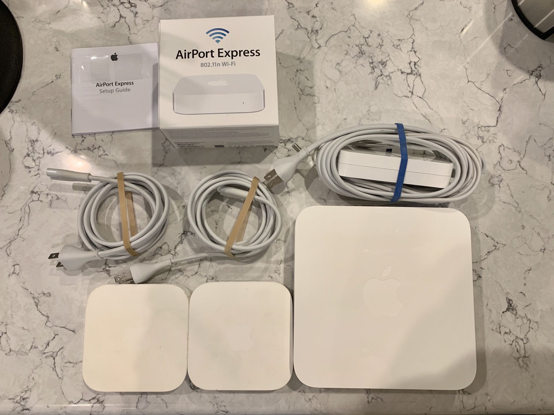 Apple AirPort Base Station Router Internet WiFi Access Point