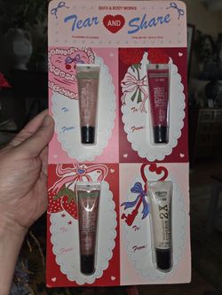 Rare, Bath & Body Works Tear & Share Lip Gloss 4-Pack. Valentine's Day Gift Set.