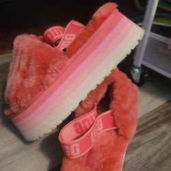 Like New UGGS Pink Womans Size 7