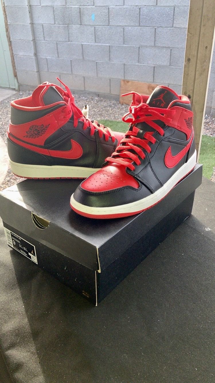Air Jordan 1 Mid