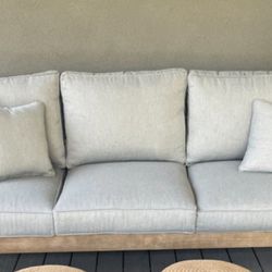 Patio Sofa For The Outdoors