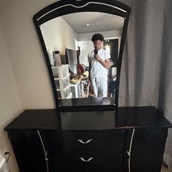 Black and Silver Bedroom Set