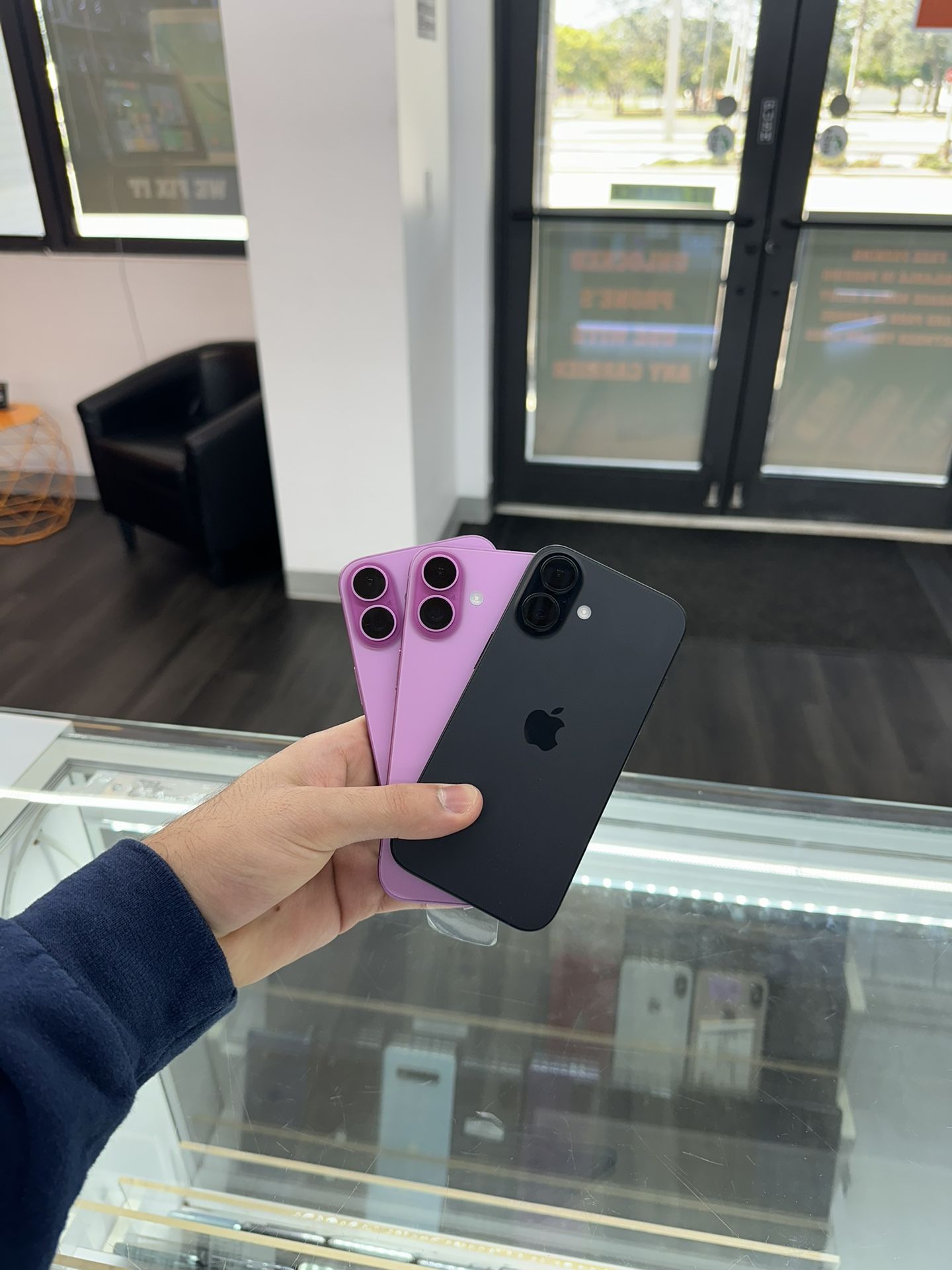 iPhone 16 128GB (Unlocked)