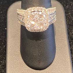 14kt White Gold And Natural Diamond Ring 