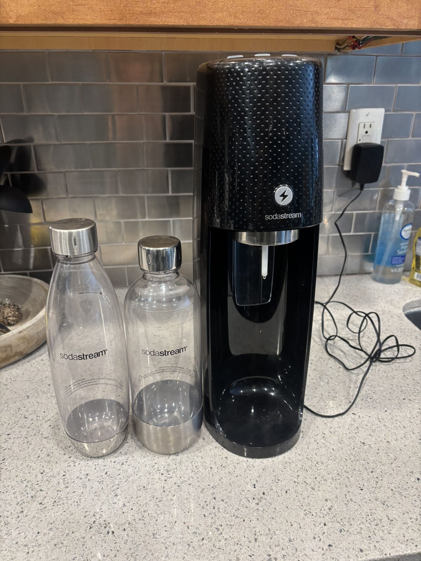 Soda stream soda making machine with 2 bottles 