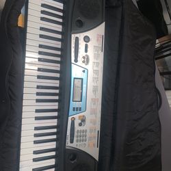 Yamaha  Keyboard And Pro Tech International Case 