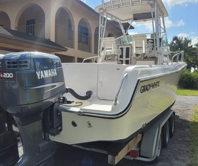 1996 GRADY WHITE 272 SAILFISH