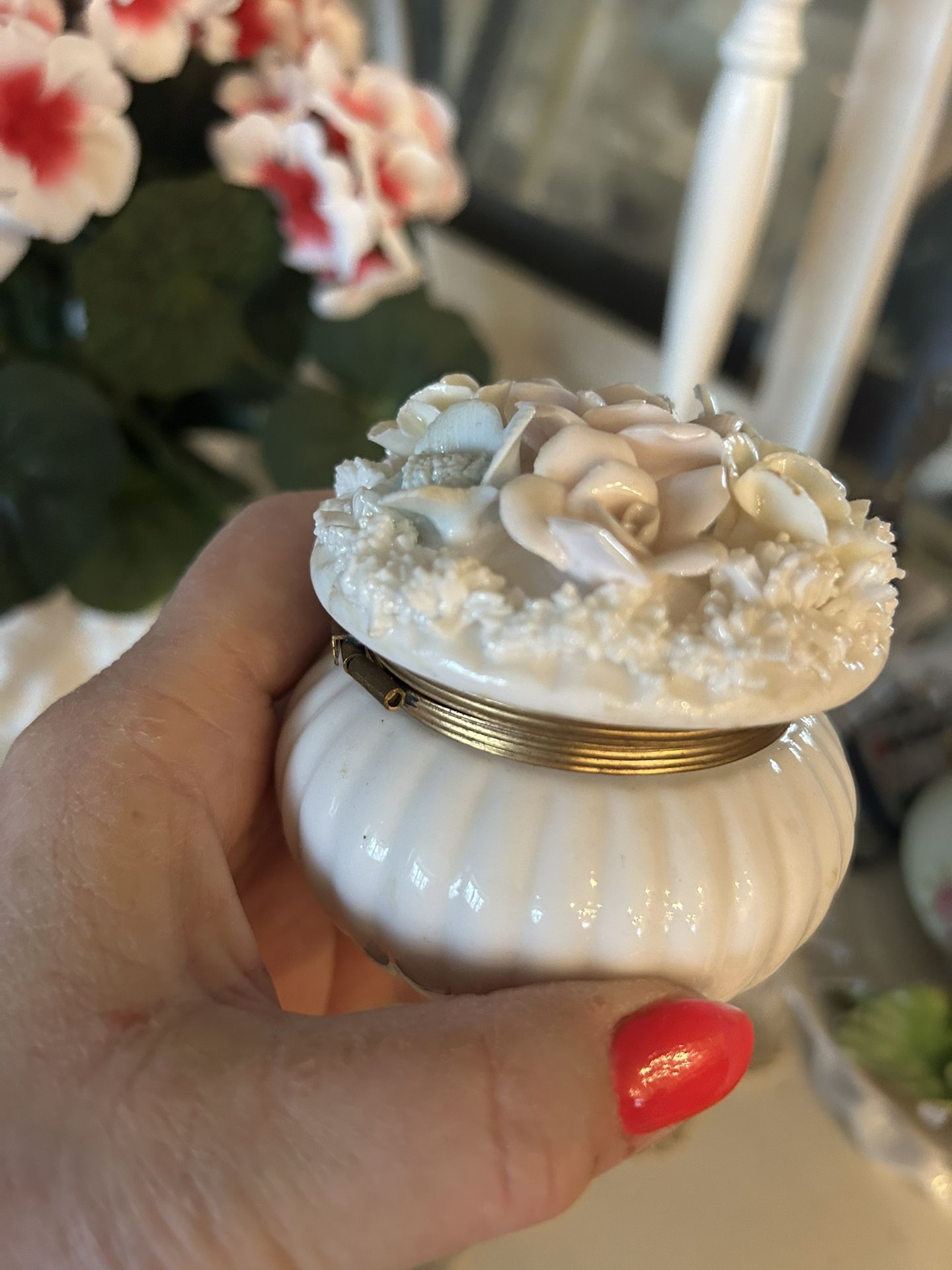 Porcelain Vintage Hinged Container