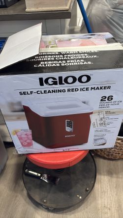 Igloo ice maker almost new