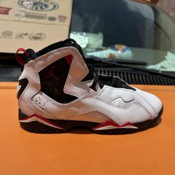 Jordan True Flight Brand New White /bk /red Size 13.3 Kids