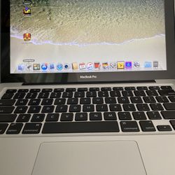 Mac book pro Apple Computer Super Clean Barely Used