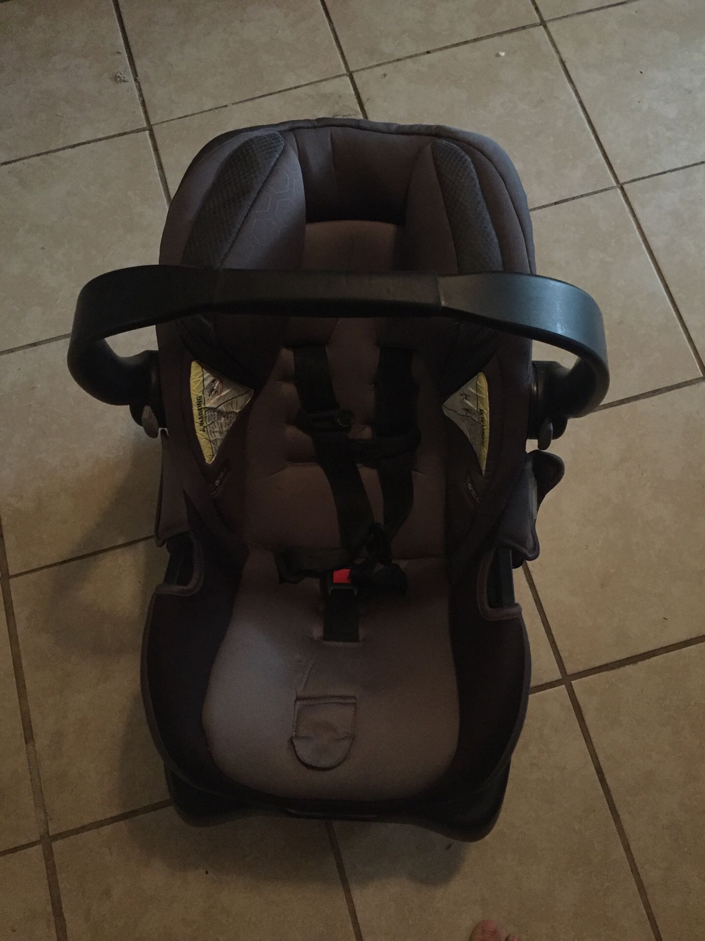 Baby boy black and gray Infant car seat until 35 pounds