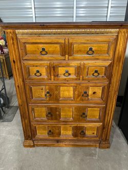 SUPER BEQUTIFUL LARGE AOLID WOOD DRESSER WITH JEWERLY SECRET COMPARTMENT