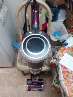 SHARK STRATOS VACUUM CLEANER IN USED GOOD CONDITION