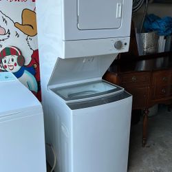 Stackable Washer/ Dryer Whirlpool