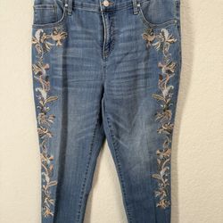 Ladies Capri Jeans
