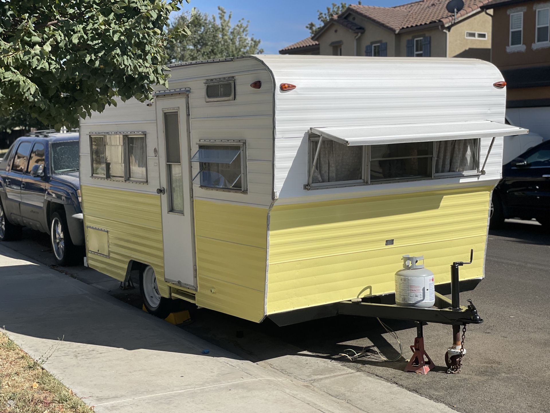 1970 Red Dale Vintage Travel Trailor