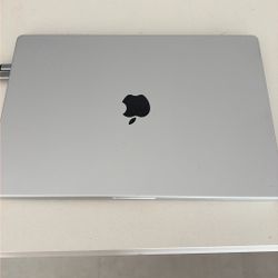  MacBook Pro 16” M1 Max 32GB / 1TB – Works Fine – Screen Damaged