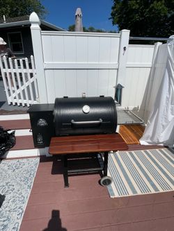 Pitt boss smoker excellent condition