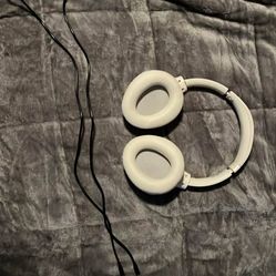 Wired and Bluetooth headphones